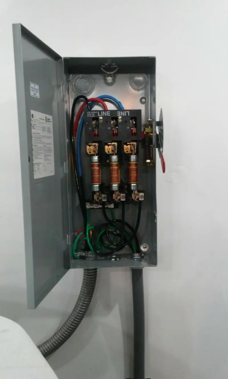 Three-phase disconnect switch installed for Electrical Wiring & Rewiring in Bardmoor